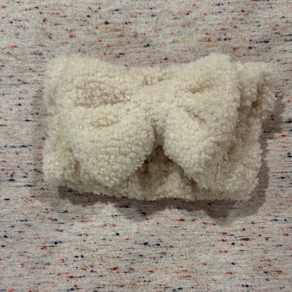 Cozy Cream Bow Headband